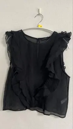 SALE‼️新品❣️ZARA（ザラ）フリル付き黒　セミシースルノースリーブトップス
