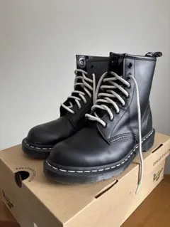 Dr. Martens 8ホール ホワイトステッチ 24cm