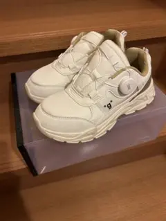 シューズ スニーカー