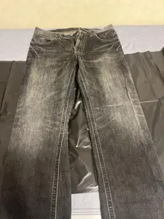 Wrangler ダークグレー デニムパンツ