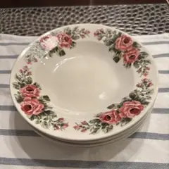 食器　バラ柄ホワイト深皿　直径20cm 深さ4cm