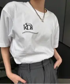 Ameri♡ SIDE EMBROIDERY OVER LOGO TEE