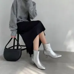 完売✨試着のみ✨シルバー✨SLOBE IENA ピンヒール ショートブーツ 25のサムネイル