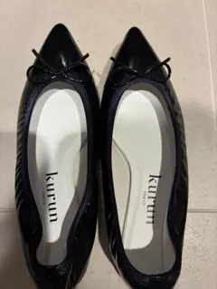 【美品】KurunTOKYOフラットシューズ　エナメルのサムネイル