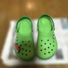 ま*こ様 クロックス サンダル グリーン