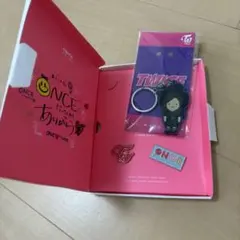 twiecハイタッチ JAPAN 3rd SINGLE『Wake Me Up』5/16(水)Release！｜TWICE