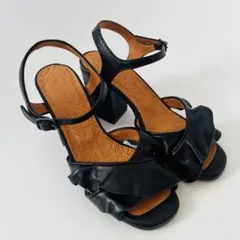 美品✨ CHIE MIHARA フリル付きサンダル ブラック レザーのサムネイル