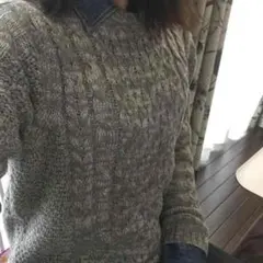 ケーブル編みニット グレー