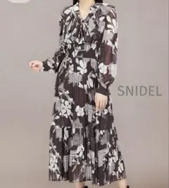 SNIDEL 花柄 プリーツ ボウタイ ロング ワンピース インナー付きのサムネイル