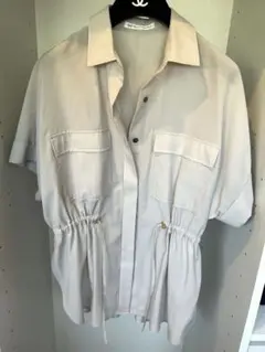 美品 23区 半袖ドローストリングシャツ ベージュ38サイズのサムネイル
