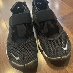 NIKE AIR RIFT ブラック スニーカーのサムネイル