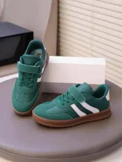 キッズ　スニーカー