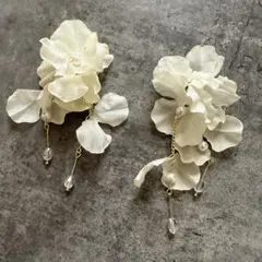 花モチーフのピアス