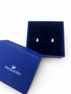 スワロフスキー Attract Pear（アトラクト ペア）スタッドピアス
