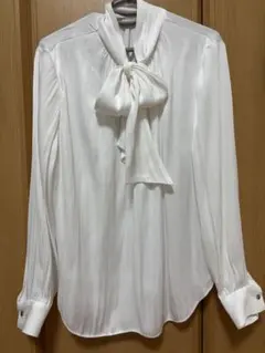 UNTITLEDアンタイトルリボン付きホワイトシャツ サイズ2