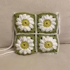 ショルダーバッグ　モチーフ編み　ストーン付き