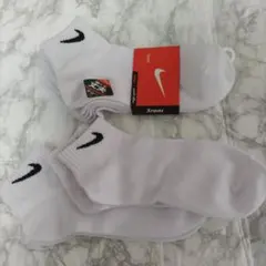 新品　NIKE　ナイキ　キッズソックス　21〜23cm