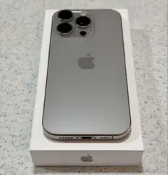 iPhone 16 Pro ナチュラルチタニウム 256 GB SIMフリー