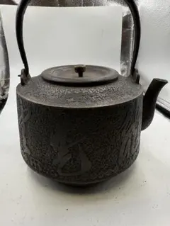 龍文堂鉄瓶 蜻蛉文様 鋳鉄製 茶道具 - メルカリ