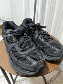 NIKE AIR ZOOM VOMERO 5