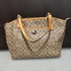 コーチ ショルダーバッグ ベージュ