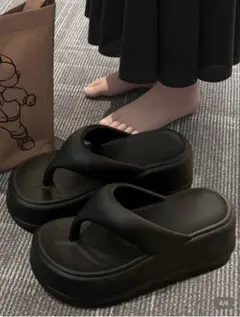 厚底 トングサンダル ブラックのサムネイル