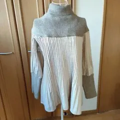 ハイネックプリーツ長袖トップス