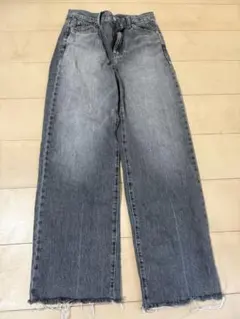ユニクロ　ワイドストレートジーンズ　gray 23インチ
