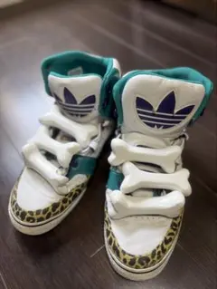 ジェレミースコット スニーカー