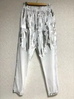 新品 ZUMBAメタリックパンツ M シルバー メッシュ切替 完売品