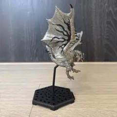 モンスターハンター リオレウス希少種 銀レウス フィギュア