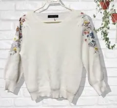 美品✨クイーンズコートレディース 白セーター七分袖 花柄刺繍 M【送料込み】