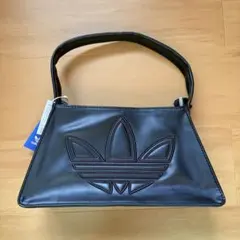 アディダスオリジナルスポリウレタン アウトライン トレフォイル ショルダーバッグ
