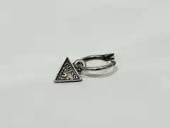 GUESS トライアングルロゴ フープピアス 片耳