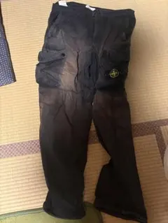 Stone Island ブラックカーゴパンツ 破れあり