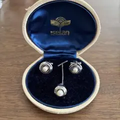 Item thumbnail for item c7850b7c-7046-4a42-ab37-6b86eca2c96e