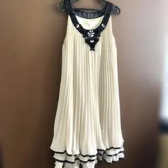 アクシーズ　クリーム色 ノースリーブ ワンピース　Ｍ