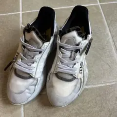 最終値下げ⭐︎美品⭐︎FENDIズッカ　ハラコ　レザースニーカー白 美品】FENDI ズッカ柄 ローカット レザー＆メッシュスニーカー