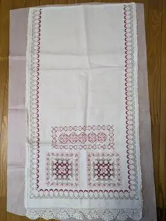 刺繍入りテーブルクロス　ホワイト