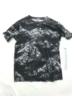 ー Oakley パフォーマンスフィット 半袖Tシャツ ブラック系