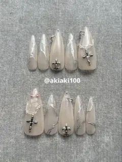 ピアスネイルチップ　シルバーダーク闇堕ち個性派量産型クロム韓国y2kワンホン