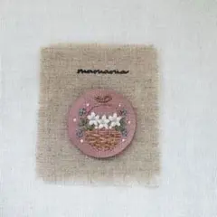 【no.145】くるみボタン 刺繍 ブローチ ヘアゴム マグネット 北欧 花