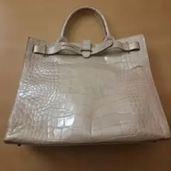 フルラのクロコダイル型押し トートバッグ ベージュ