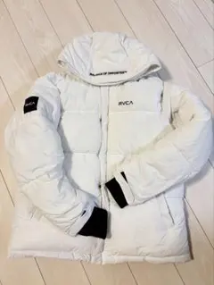 RVCA ダウンベスト ホワイト Mサイズ - メルカリ
