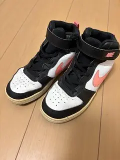 Nike ハイカットスニーカー ブラック/ホワイト/ピンク