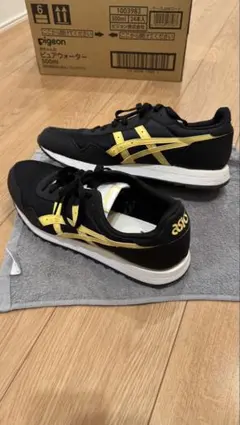ASICS スニーカーのサムネイル