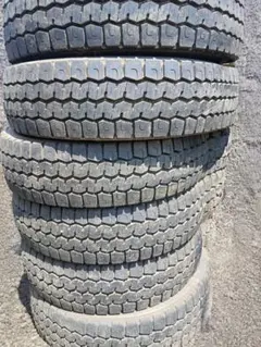 205/75R16　LTライトトラック　25年製　イボ残りのサムネイル