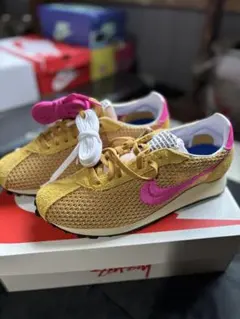 NIKESTUSSY スニーカー ゴールド/ピンクのサムネイル