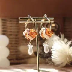 大人可愛い♡琥珀色　ぷっくりお花型のフープピアス