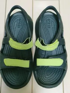 crocs　グリーン　サンダル　c11